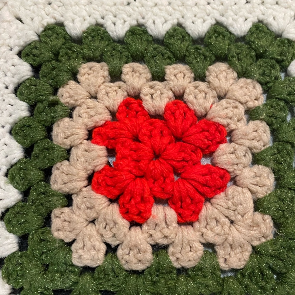 Granny Square Throw - Picture 4 of 4